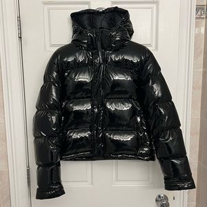 Aritzia The Super Puff Shorty